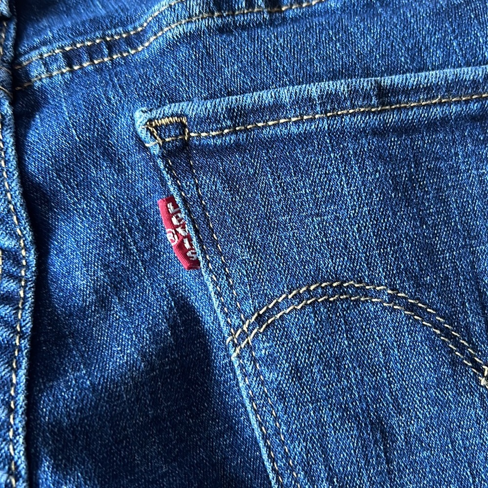 Women’s Levi’s 711 Skinny Ankle Jeans - Picture 6 of 11